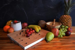 Fruta: piña, platanos, peras, uvas, manzanas, etc